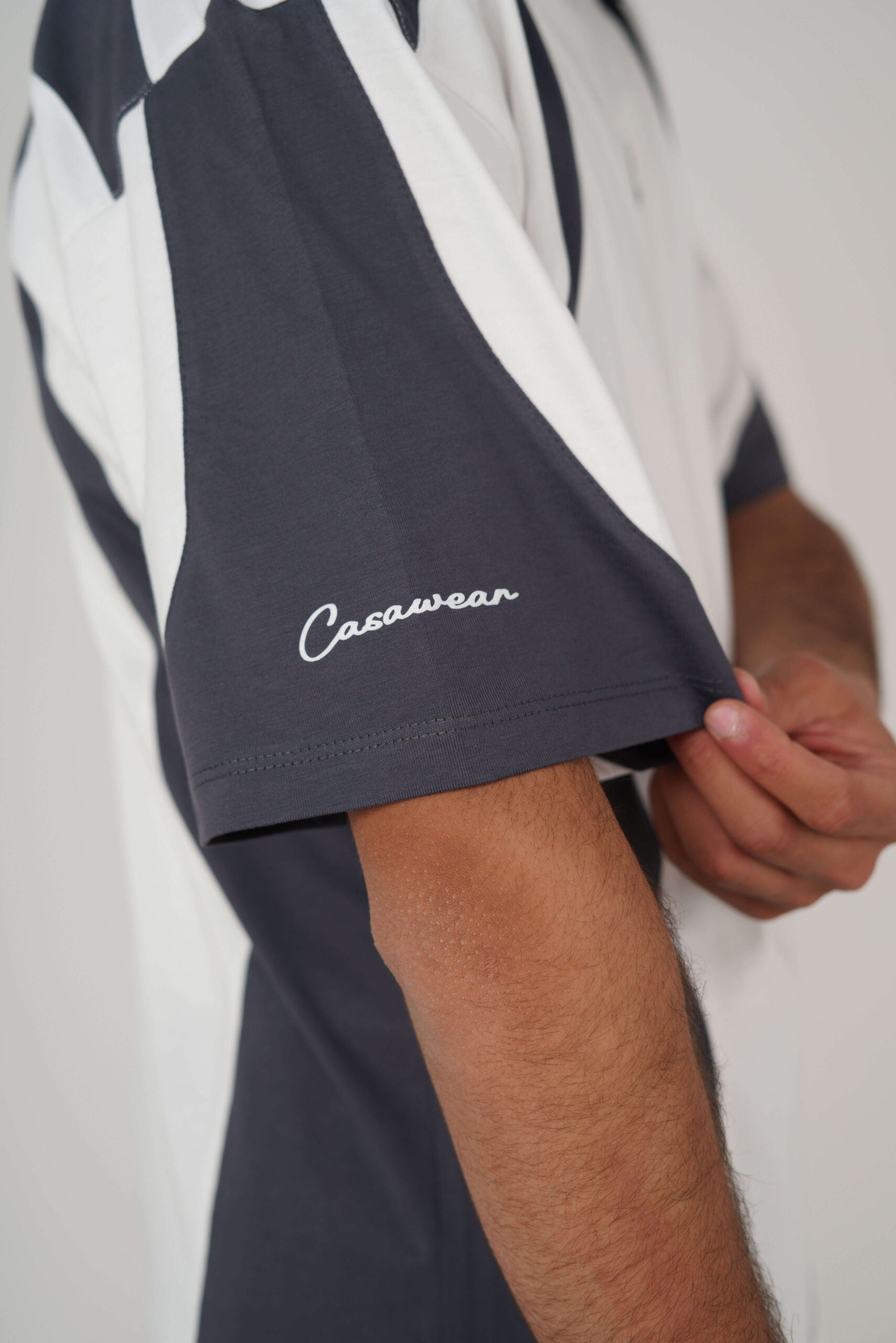 orca patch tee – ecru