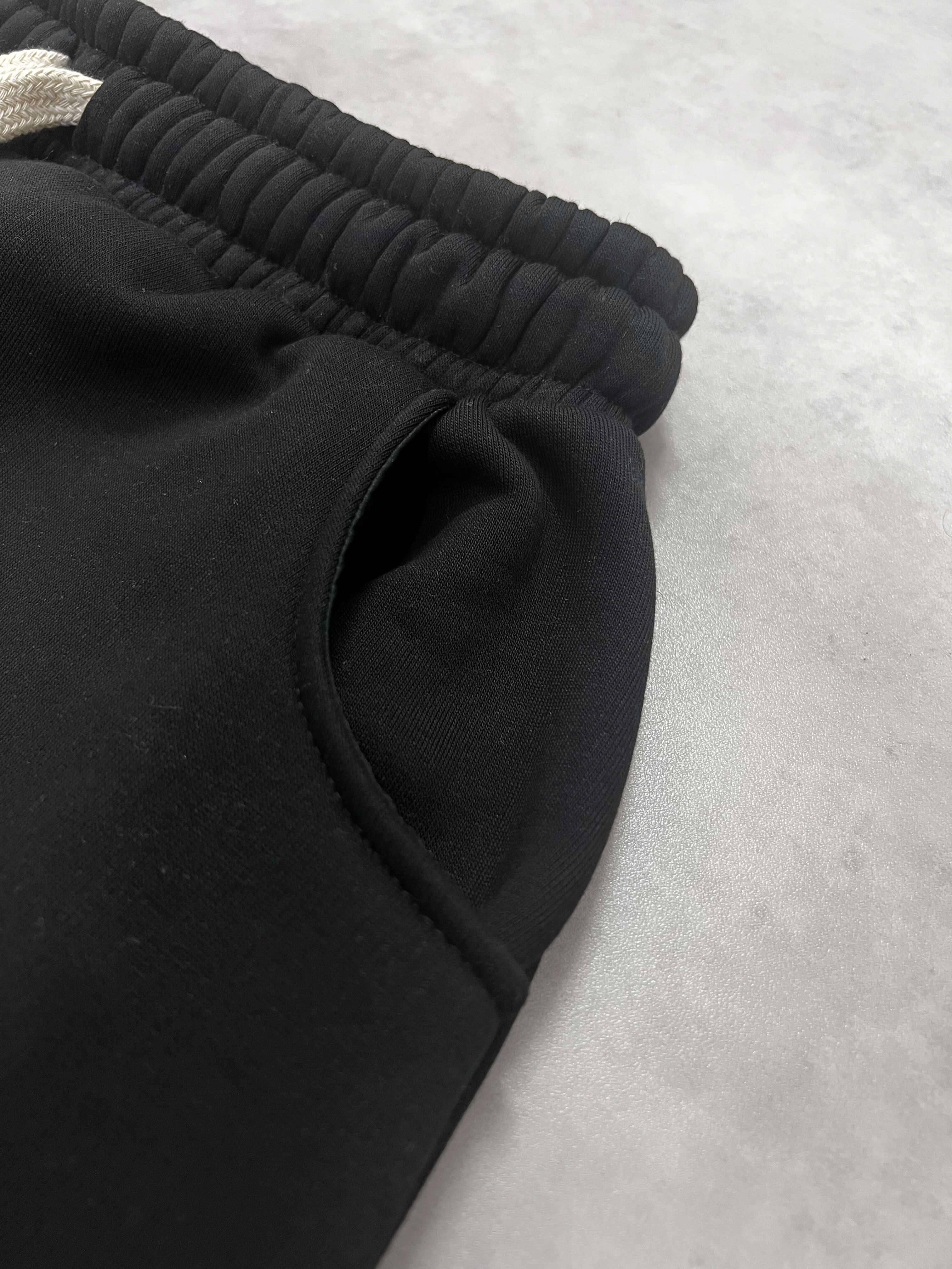 SIGNATURE baggy sweatpant  - black