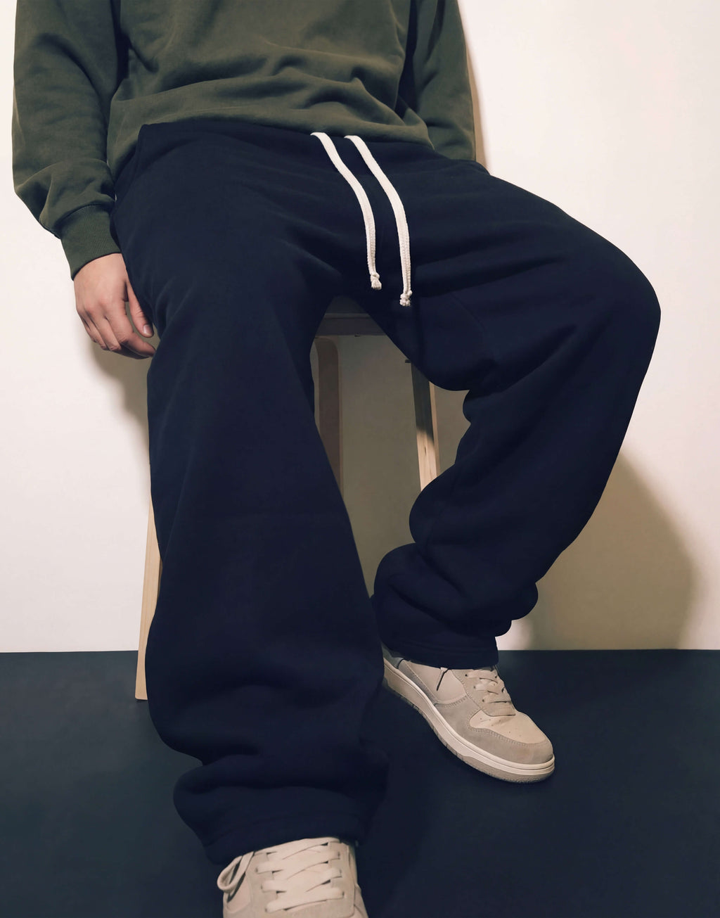 SIGNATURE baggy sweatpant  - black