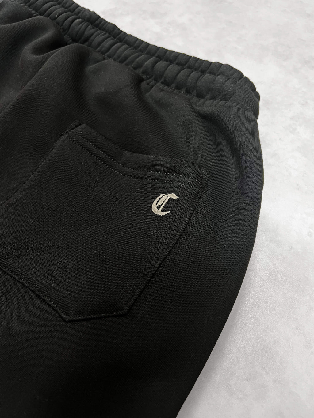 SIGNATURE baggy sweatpant  - black