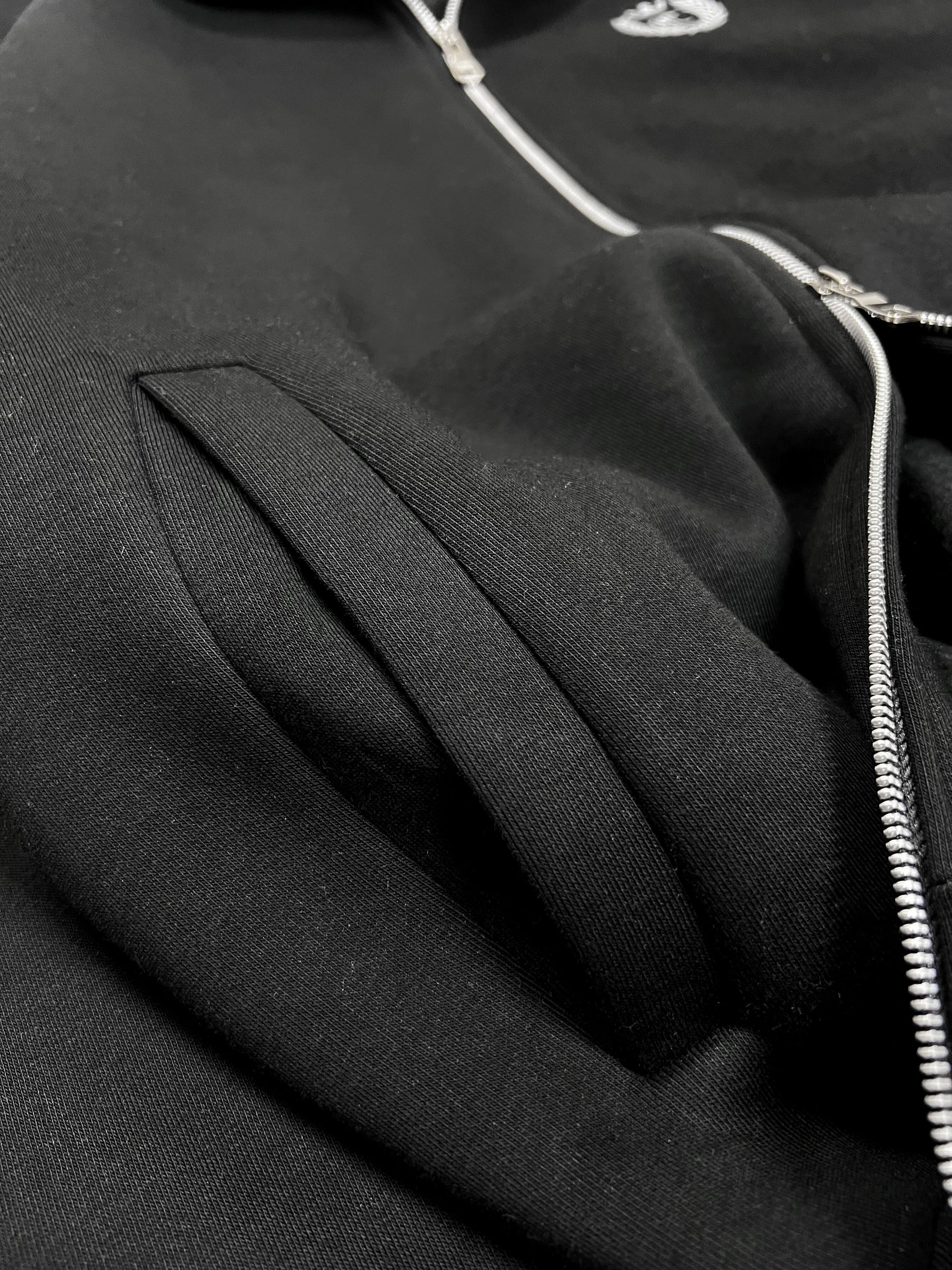 SIGNATURE FULL ZIP SWEATSHIRT - BLACK
