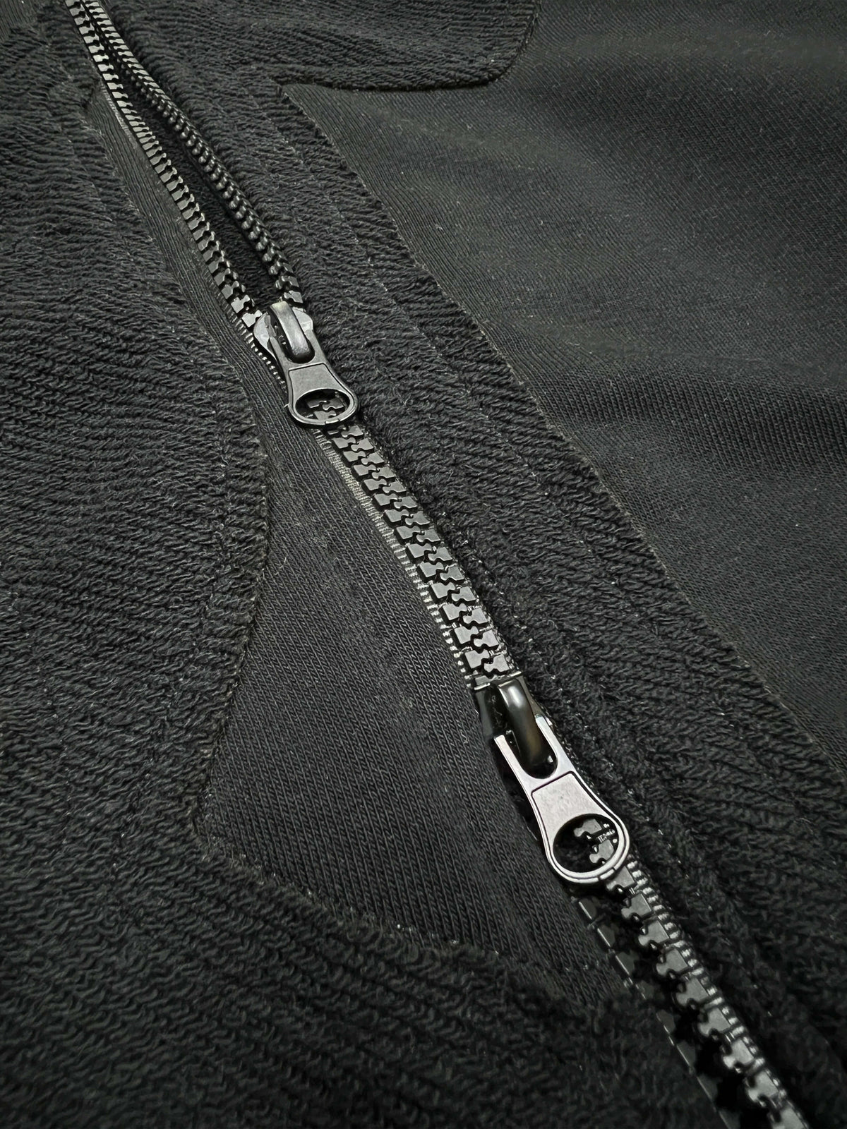 Signature double zipper V3 - Black