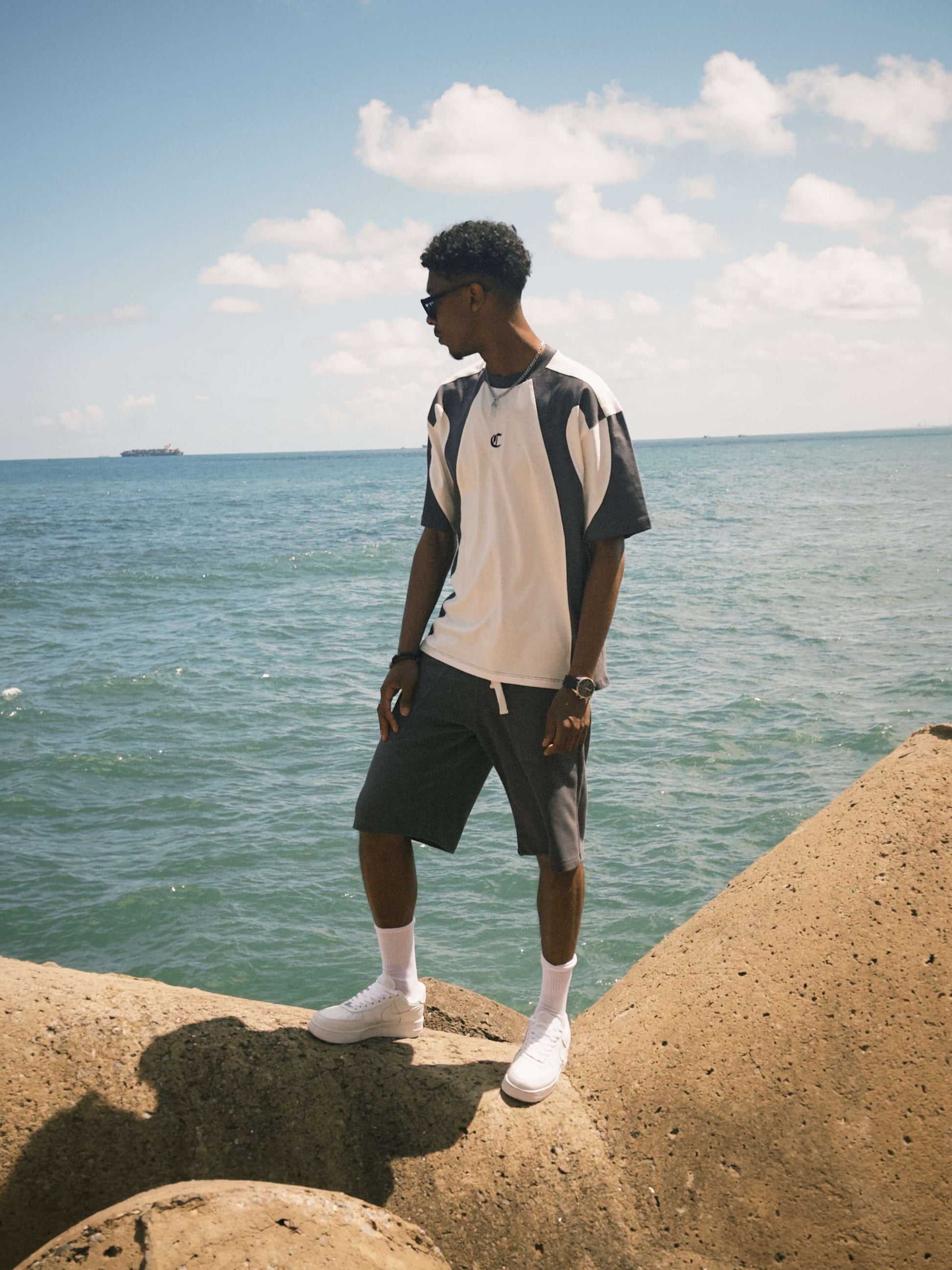orca patch tee – ecru