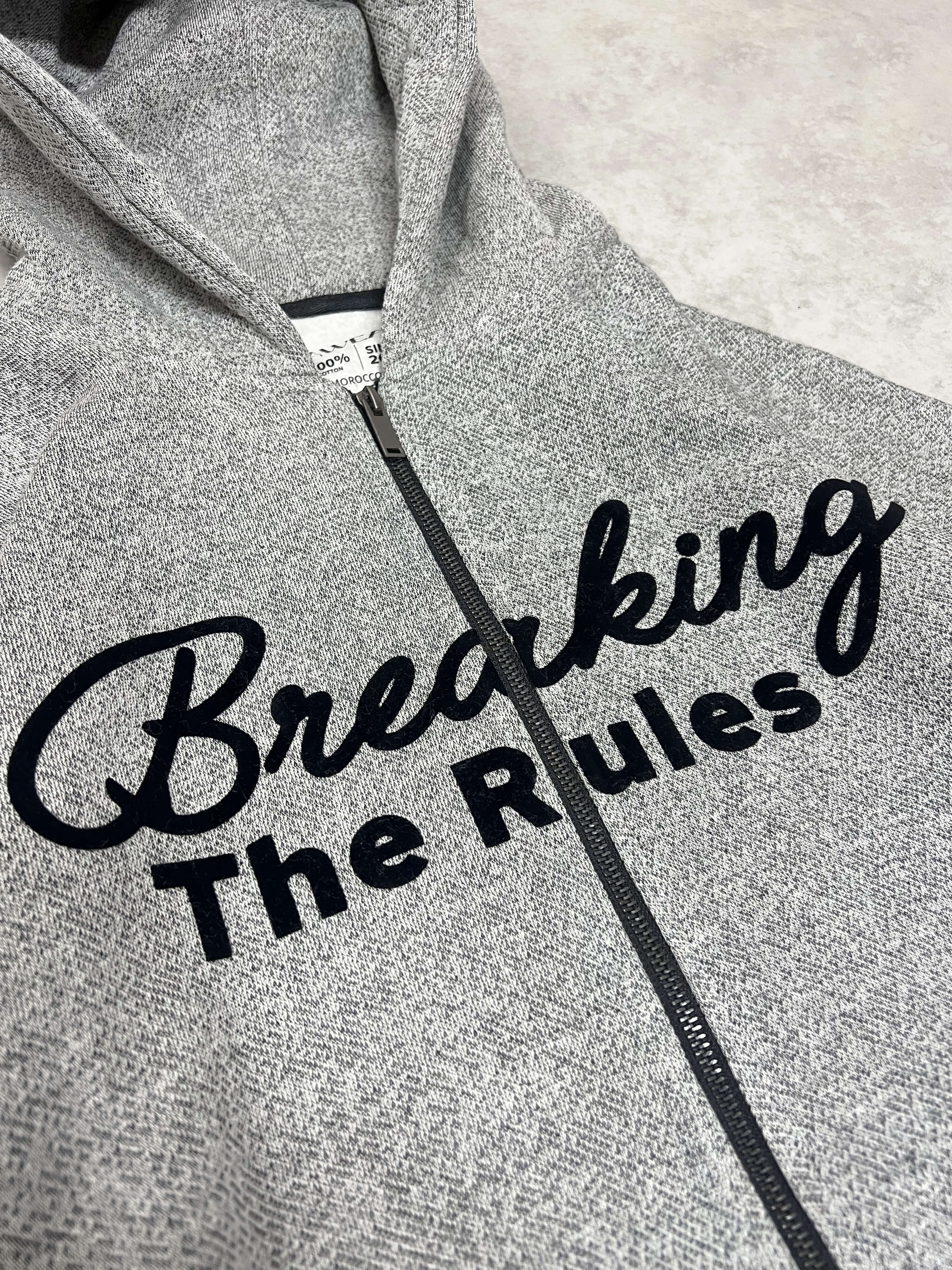 breaking the rules V2 - Gray noise